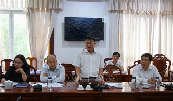 Các sở, ngành tỉnh nêu ý kiến tại buổi làm việc. Ảnh: Nguyễn Hằng - TTXVN