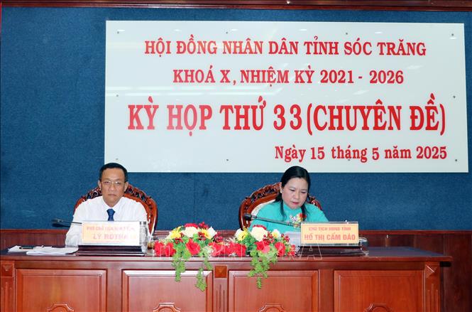 Chủ tọa kỳ họp. Ảnh: Trung Hiếu-TTXVN