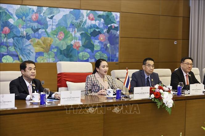 Thủ tướng Paetongtarn Shinawatra và đoàn Thái Lan tại cuộc hội kiến Chủ tịch Quốc hội Trần Thanh Mẫn. Ảnh: Doãn Tấn - TTXVN