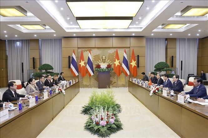 NA Chairman Tran Thanh Man meets with Prime Minister of Thailand Paetongtarn Shinawatra. VNA Photo: Doãn Tấn 