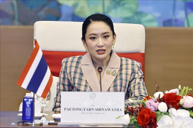 Thai Prime Minister Paetongtarn Shinawatra speaks at the meeting. VNA Photo: Doãn Tấn 