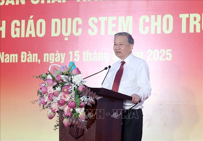 Tổng Bí thư Tô Lâm phát biểu tại Trường THPT Kim Liên (Nam Đàn, Nghệ An). Ảnh: Thống Nhất – TTXVN