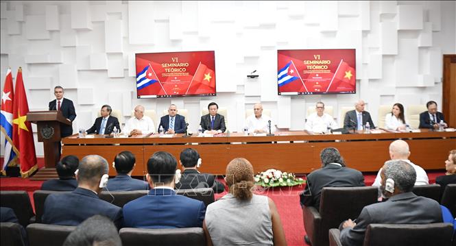 Các đại biểu dự Hội thảo Lý luận lần thứ VI “Đảng Cộng sản hoạch định, tổ chức thực hiện các quyết sách chiến lược phát triển kinh tế - xã hội theo định hướng xã hội chủ nghĩa”. Ảnh: Việt Hùng - PV TTXVN tại Cuba
