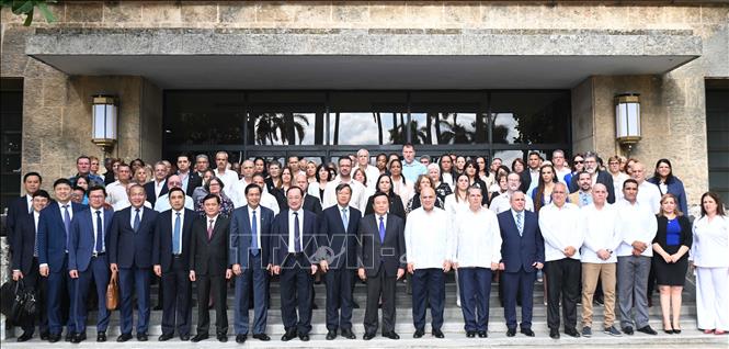 Các đại biểu tham dự Hội thảo Lý luận lần thứ VI giữa Đảng Cộng sản Việt Nam và Đảng Cộng sản Cuba. Ảnh: Việt Hùng - PV TTXVN tại Cuba
