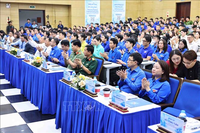 Các đại biểu tham dự khai mạc Cuộc thi Olympic tiếng Anh dành cho cán bộ trẻ lần thứ VII năm 2025. Ảnh: Minh Đức – TTXVN