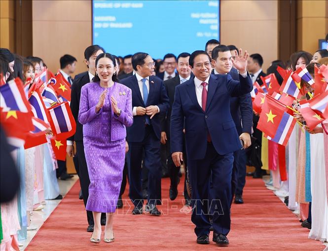 Thủ tướng Phạm Minh Chính và Thủ tướng Thái Lan Paetongtarn Shinawatra. Ảnh: Dương Giang-TTXVN 