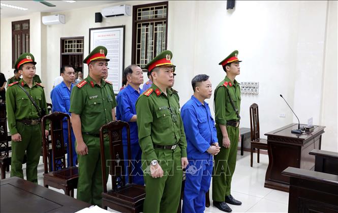 Các bị cáo tại phiên tòa. Ảnh: Thế Duyệt - TTXVN