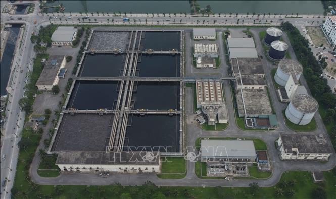 Nhà máy xử lý nước thải Yên Xá, với công suất 100.000 m3/ngày đêm hiện đang thu gom và xử lý nước thải của khu vực quận Hoàn Kiếm, Hai Bà Trưng, một phần quận Hoàng Mai, quận Thanh Xuân. Ảnh: Thành Phương – TTXVN