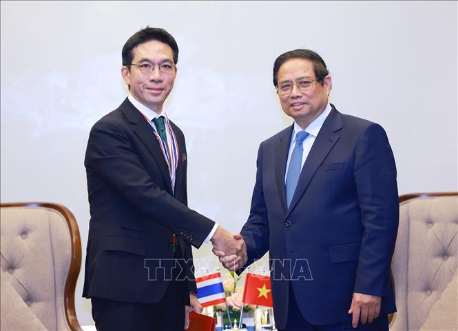 Thủ tướng Phạm Minh Chính tiếp ông Chanavat Uahwatanasakul, Giám đốc phát triển Tập đoàn Central (Thái Lan). Ảnh: Dương Giang-TTXVN