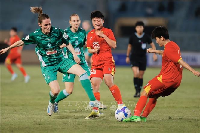 Kết thúc trận đấu, CLB Werder Bremen giành chiến thắng với tỷ số 4-1. Ảnh: Minh Quyết - TTXVN