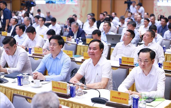 Các đại biểu tham dự Phiên họp thứ hai của BCĐ về phát triển khoa học, công nghệ, đổi mới sáng tạo, chuyển đổi số và Đề án 06. Ảnh: Dương Giang-TTXVN 
