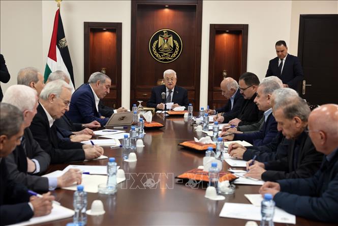 Tổng thống Palestine Mahmoud Abbas chủ trì một phiên họp với Ủy ban trung ương Fatah ở thành phố Ramallah, ngày 19/2/2025. Ảnh: Wafa News Agency/TTXVN 