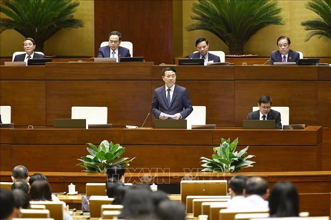 Bộ trưởng Bộ Khoa học và Công nghệ Nguyễn Mạnh Hùng phát biểu giải trình, làm rõ một số vấn đề đại biểu Quốc hội nêu. Ảnh: Doãn Tấn - TTXVN
