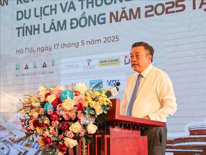 Ông Trần Sỹ Thanh, Uỷ viên Trung ương Đảng, Chủ tịch Uỷ ban nhân dân thành phố Hà Nội phát biểu tại Diễn đàn. Ảnh: Khánh Hoà - TTXVN