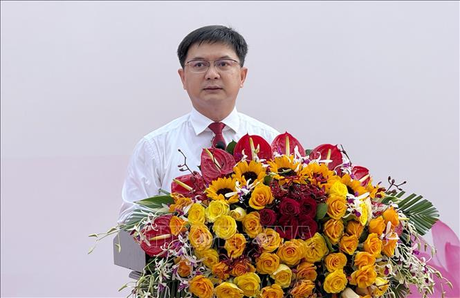 Ông Nguyễn Mạnh Cường, Trưởng ban Tuyên giáo và Dân vận Thành ủy Thành phố Hồ Chí Minh phát biểu khai mạc triển lãm. Ảnh: Thu Hương - TTXVN