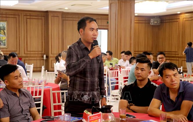 Đại diện các KOLs, quản trị viên các trang, kênh, hội, nhóm tham gia thảo luận tại tọa đàm. Ảnh: Hoàng Hải - TTXVN