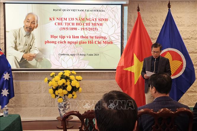 Đại sứ Phạm Hùng Tâm phát biểu tại buổi lễ. Ảnh: TTXVN phát