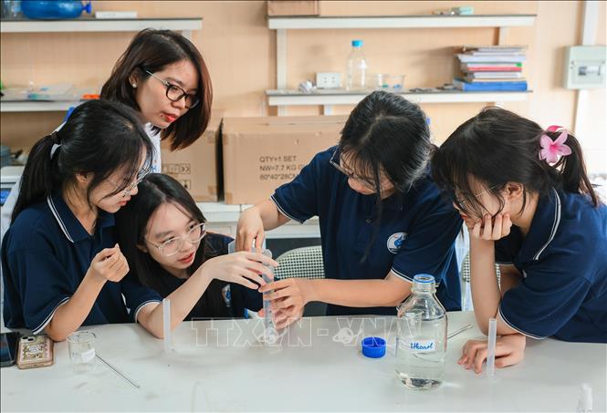 Học sinh tìm hiểu, trải nghiệm 