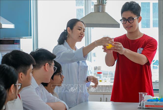 Học sinh tìm hiểu, trải nghiệm 