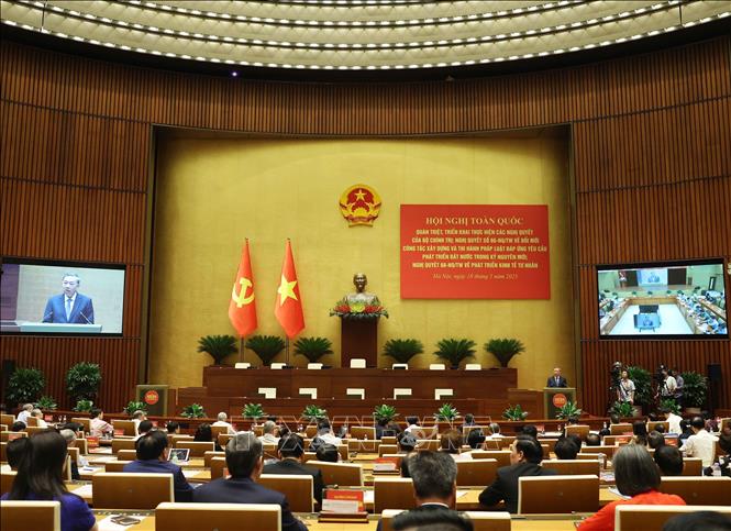 Tổng Bí thư Tô Lâm phát biểu chỉ đạo Hội nghị toàn quốc quán triệt, triển khai thực hiện Nghị quyết 66-NQ/TW và Nghị quyết 68-NQ/TW của Bộ Chính trị. Ảnh: Thống Nhất – TTXVN