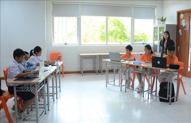 Các chủ đề tranh biện đều bám sát các vấn đề thời sự như ảnh hưởng của mạng xã hội đến giới trẻ, ứng dụng trí tuệ nhân tạo trong giáo dục, hay các vấn đề kinh tế – xã hội. Ảnh: Văn Dũng-TTXVN