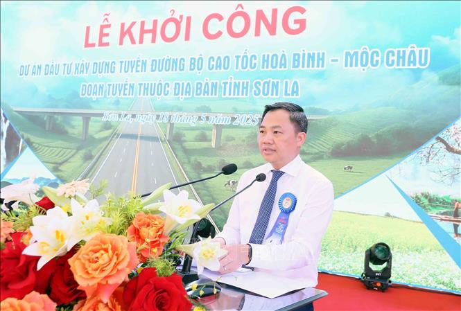 Chủ tịch UBND tỉnh Sơn La Nguyễn Đình Việt phát biểu. Ảnh: Quang Quyết - TTXVN