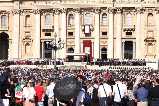 Quang cảnh lễ nhậm chức của Giáo hoàng Leo XIV tại quảng trường San Pietro. Ảnh: Dương Hoa - PV TTXVN tại Italy