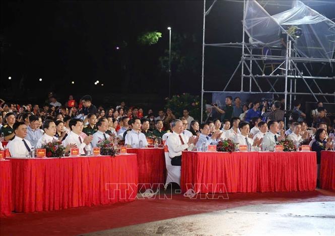 Party and State leaders at the special art programme. VNA Photo: Thống Nhất