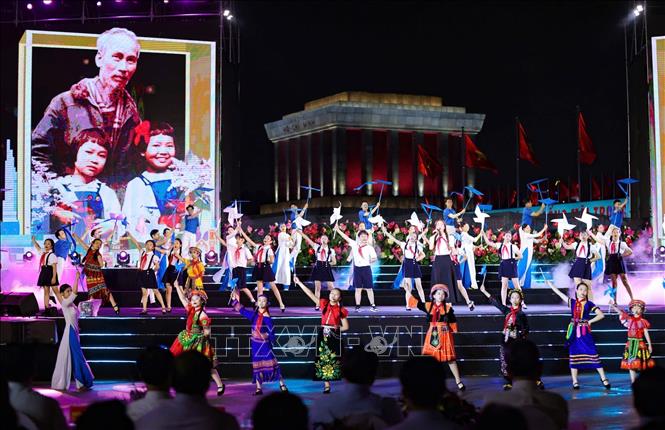 Liên khúc ca kịch 