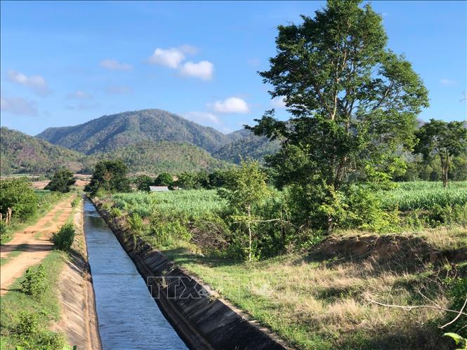 Hệ thống kênh mương thủy lợi tại huyện Krông Pa (Gia Lai) được mở rộng phục vụ tưới tiêu, đảm bảo nguồn nước trong mùa khô hạn. Ảnh: Hồng Điệp - TTXVN
