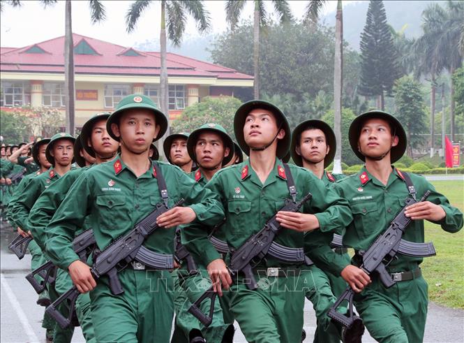 Chiến sĩ mới của Lữ đoàn đặc công 113 trong giờ huấn luyện đội hình, đội ngũ. Ảnh: Trọng Đức - TTXVN