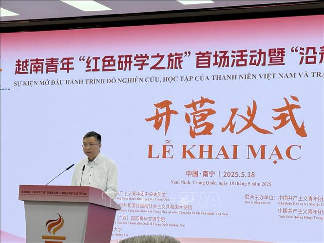 Đại sứ Việt Nam tại Trung Quốc Phạm Thanh Bình phát biểu tại Lễ khai mạc. Ảnh: TTXVN phát