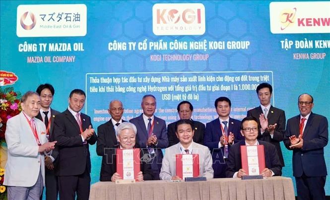 Các đơn vị triển khai dự án sau khi được phê duyệt đầy đủ thủ tục của các cơ quan chức năng liên quan. Ảnh: Hương Giang - TTXVN