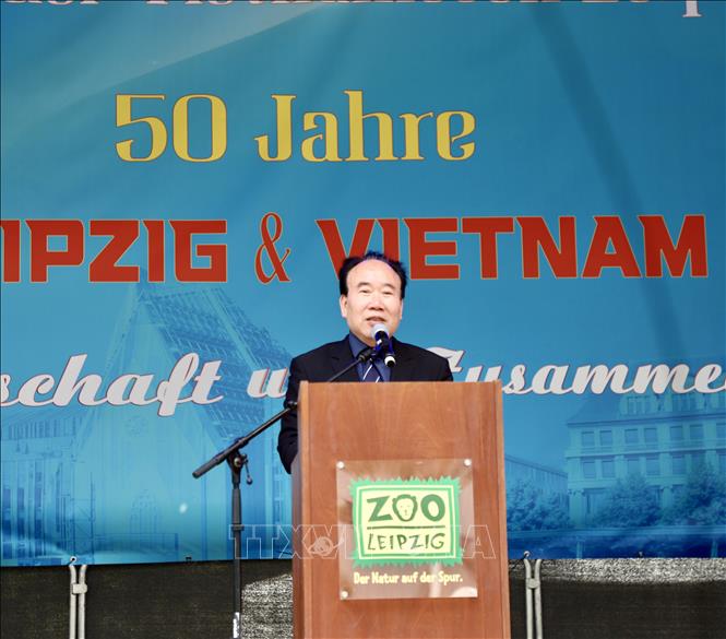 Chủ tịch Hội người Việt Nam tại Leipzig Bùi Quang Huy phát biểu tại sự kiện 