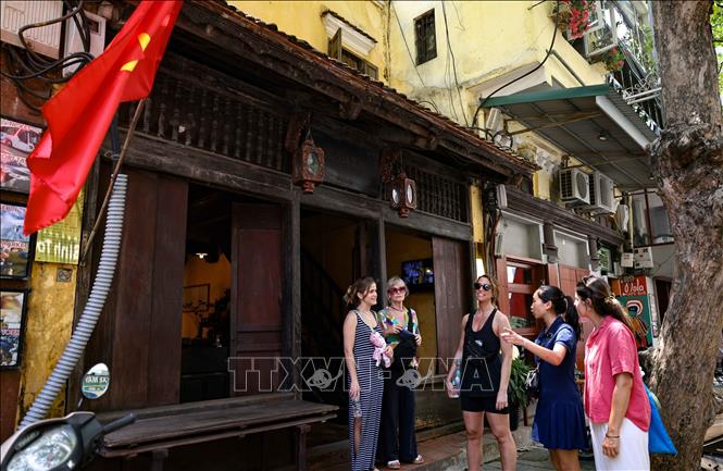 Foreign visitors at the Heritage House at 87 Ma May street, Hanoi. VNA Photo
