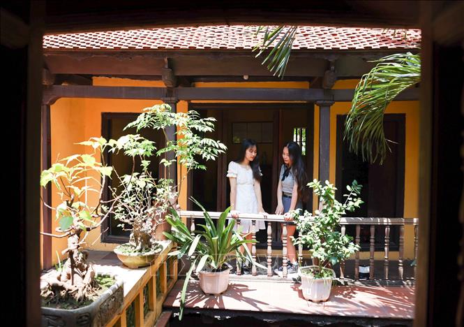 Visitors at the Heritage House at 87 Ma May street, Hanoi. VNA Photo
