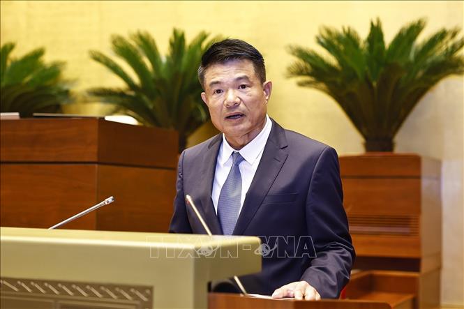Viện trưởng Viện kiểm sát nhân dân tối cao Nguyễn Huy Tiến trình bày Tờ trình dự án Luật sửa đổi, bổ sung một số điều của Bộ luật Tố tụng hình sự. Ảnh: Doãn Tấn - TTXVN