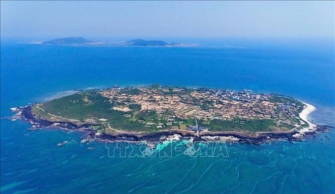 Đảo bé Lý Sơn nhìn từ trên cao. Ảnh: Nguyễn Yên/TTXVN phát
