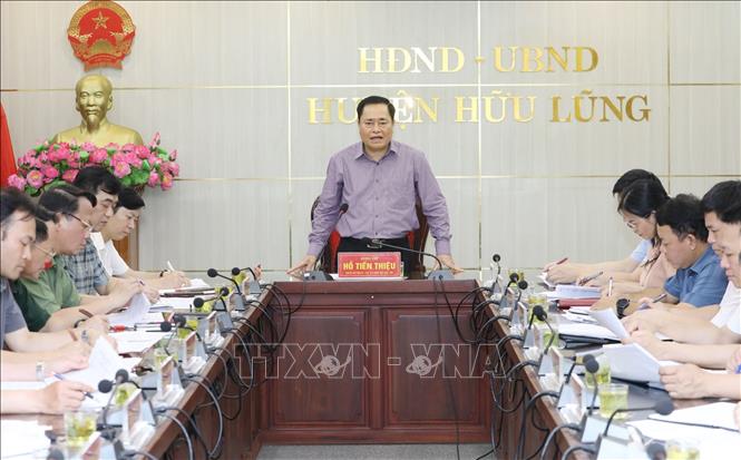 Chủ tịch UBND tỉnh Lạng Sơn Hồ Tiến Thiệu phát biểu tại buổi làm việc. Ảnh: Anh Tuấn – TTXVN 