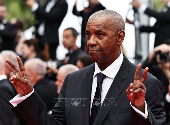 Nam diễn viên người Mỹ Denzel Washington dự buổi công chiếu phim 
