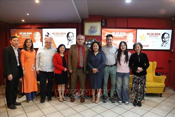 Vietnamese Ambassador to Greece Pham Thi Thu Huong and delegates at the film screening. VNA Photo/Photo by courtesy