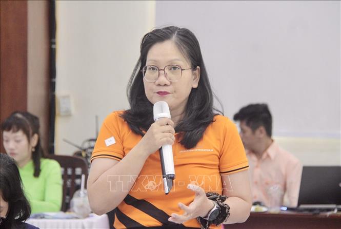 Bà Lê Thị Hồng Hạnh, Phó Hiệu trưởng trường Cao đẳng FPT Polytechnic phát biểu tại tọa đàm. Ảnh: TTXVN phát