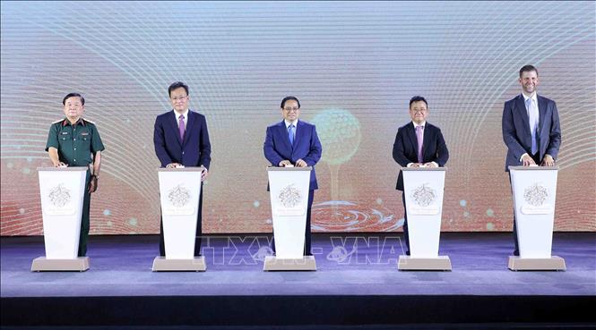 PM Pham Minh Chinh and other delegates at the groundbreaking ceremony. VNA Photo: Phạm Kiên 