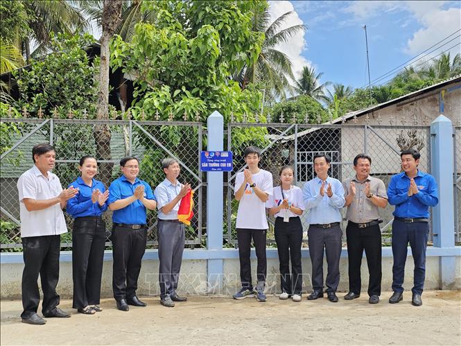 The inauguration ceremony of the shoolyard. VNA Photo: Chương Đài 