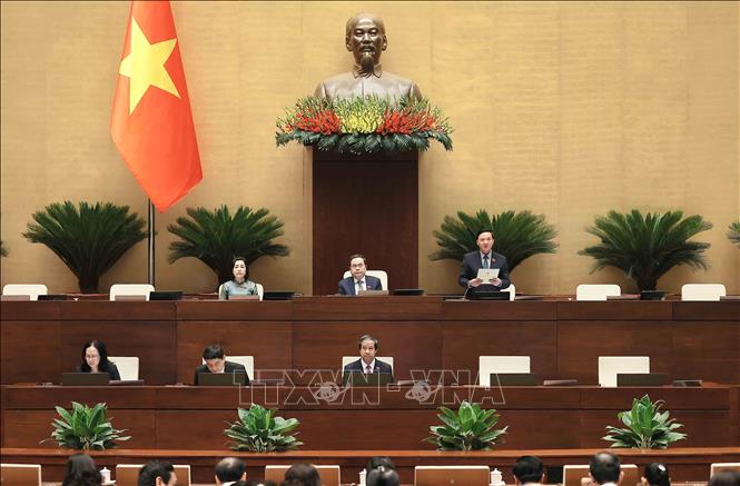 Phó Chủ tịch Quốc hội Nguyễn Khắc Định điều hành phiên họp. Ảnh: An Đăng - TTXVN