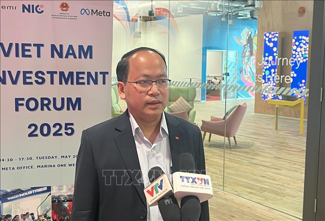 Ông Vũ Quốc Huy, Giám đốc Trung tâm Đổi mới Sáng tạo Quốc gia (NIC), trả lời phỏng vấn TTXVN. Ảnh: Tất Đạt - PV TTXVN tại Singapore