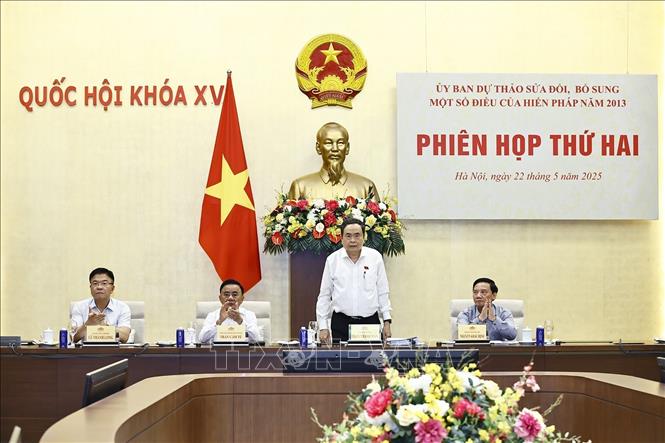 Chủ tịch Quốc hội Trần Thanh Mẫn, Chủ tịch Ủy ban dự thảo sửa đổi, bổ sung một số điều của Hiến pháp năm 2013 phát biểu. Ảnh: Doãn Tấn - TTXVN