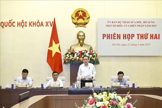 Chủ tịch Quốc hội Trần Thanh Mẫn, Chủ tịch Ủy ban dự thảo sửa đổi, bổ sung một số điều của Hiến pháp năm 2013 phát biểu. Ảnh: Doãn Tấn - TTXVN