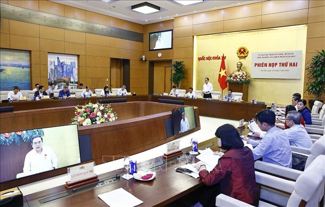 Quang cảnh phiên họp. Ảnh: Doãn Tấn - TTXVN