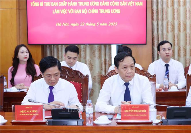 Các đồng chí lãnh đạo Ban Nội chính Trung ương tham dự buổi làm việc. Ảnh: Phương Hoa - TTXVN